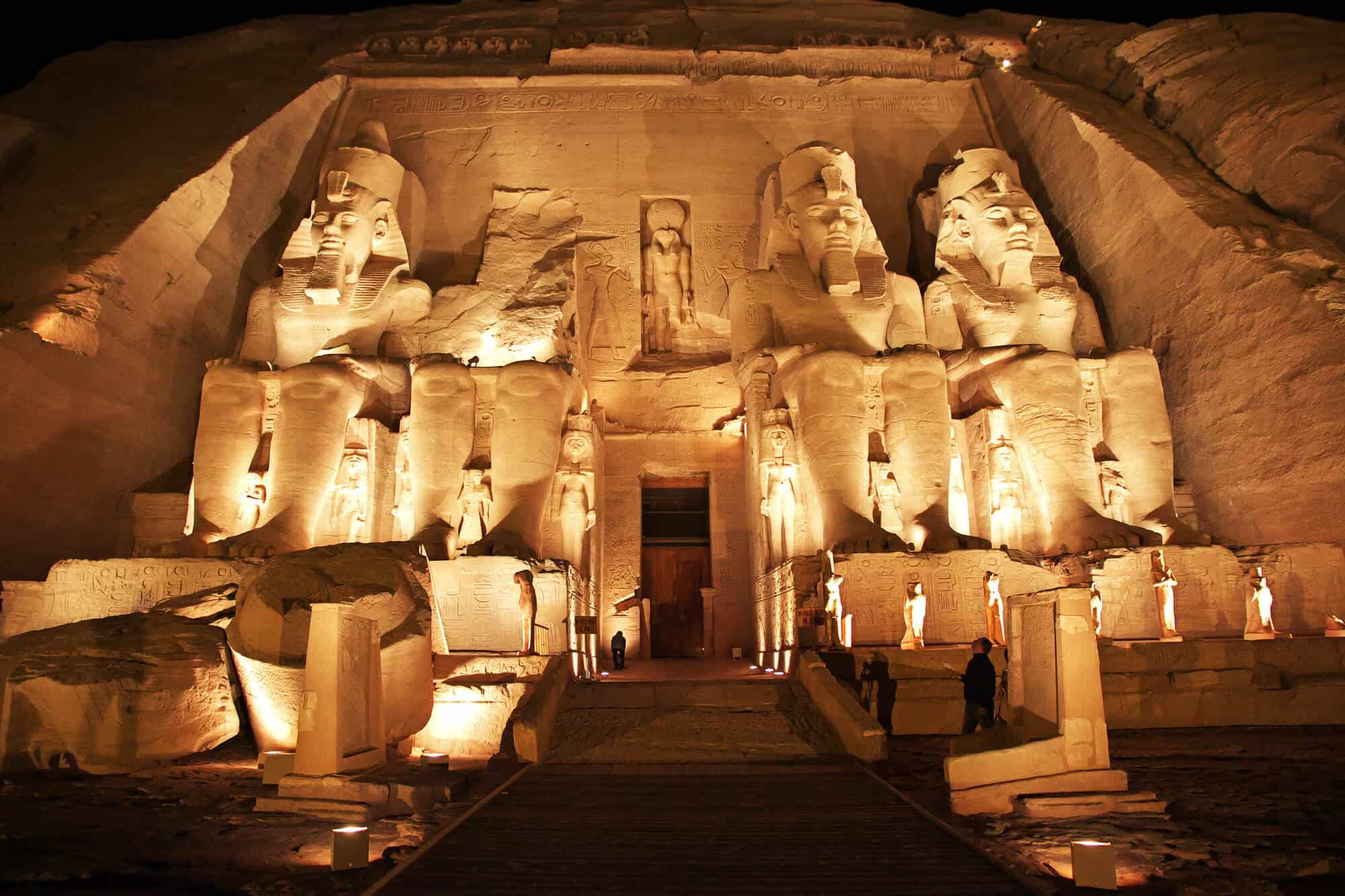 מקדש רעמסס באבו סימבל - טיול עצמאי למצרים